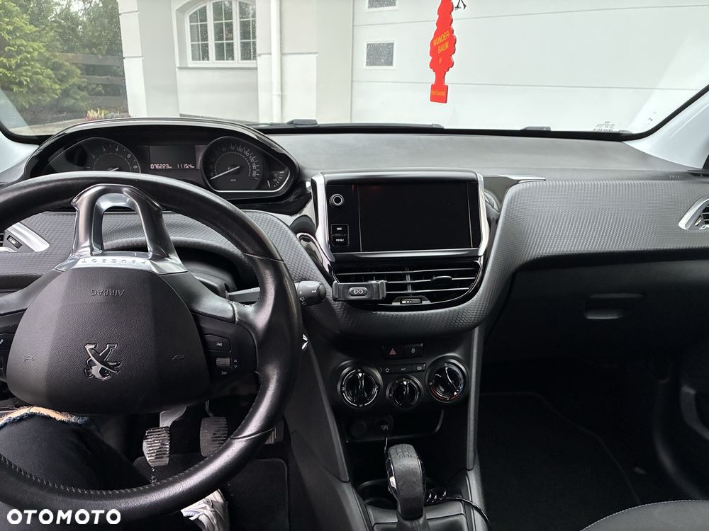 Peugeot 208 - 7