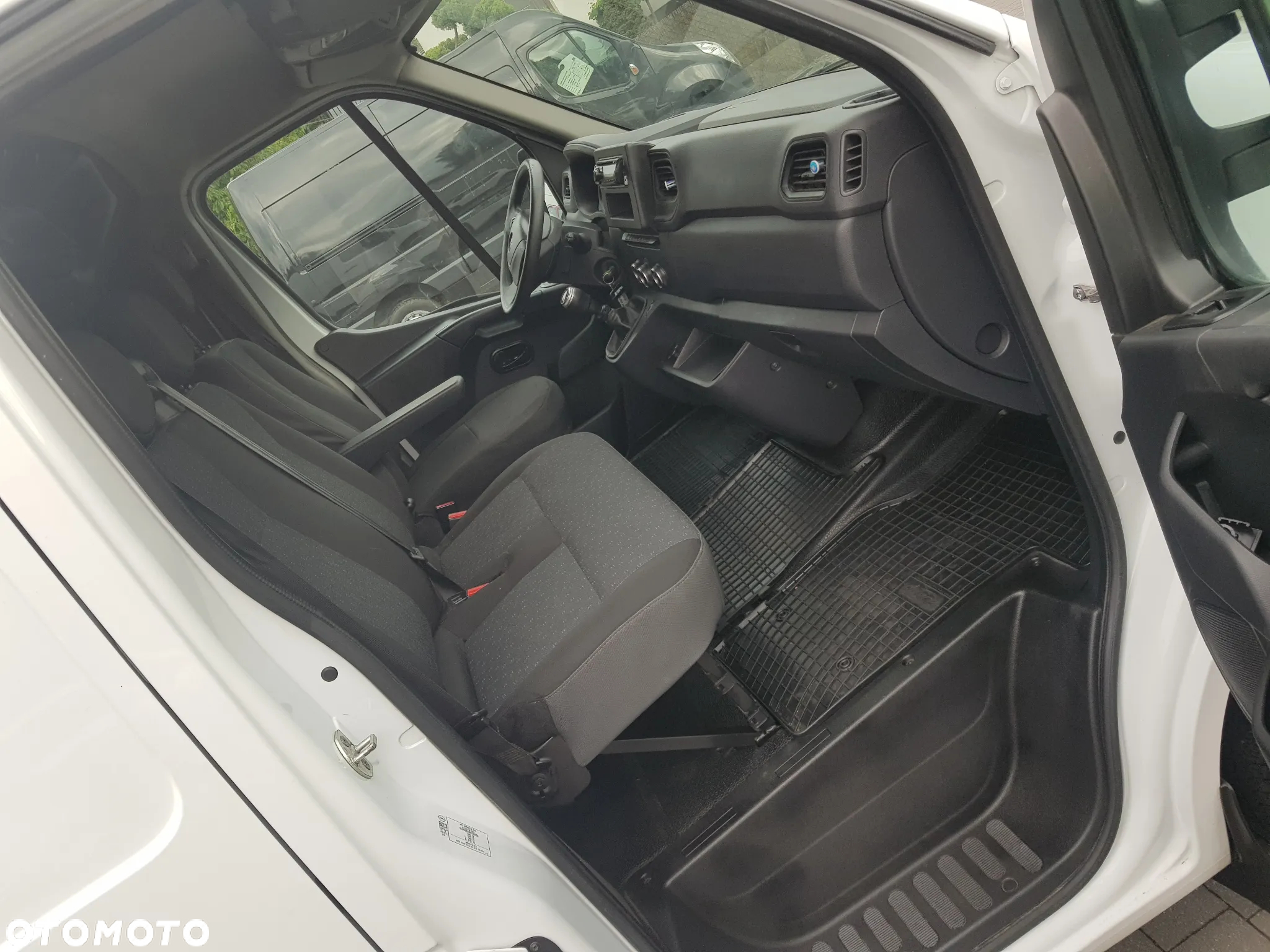 Opel Movano 2.3dCi   2.3CDTI L3H2 3.5t 135KM FWD 4d master - 8