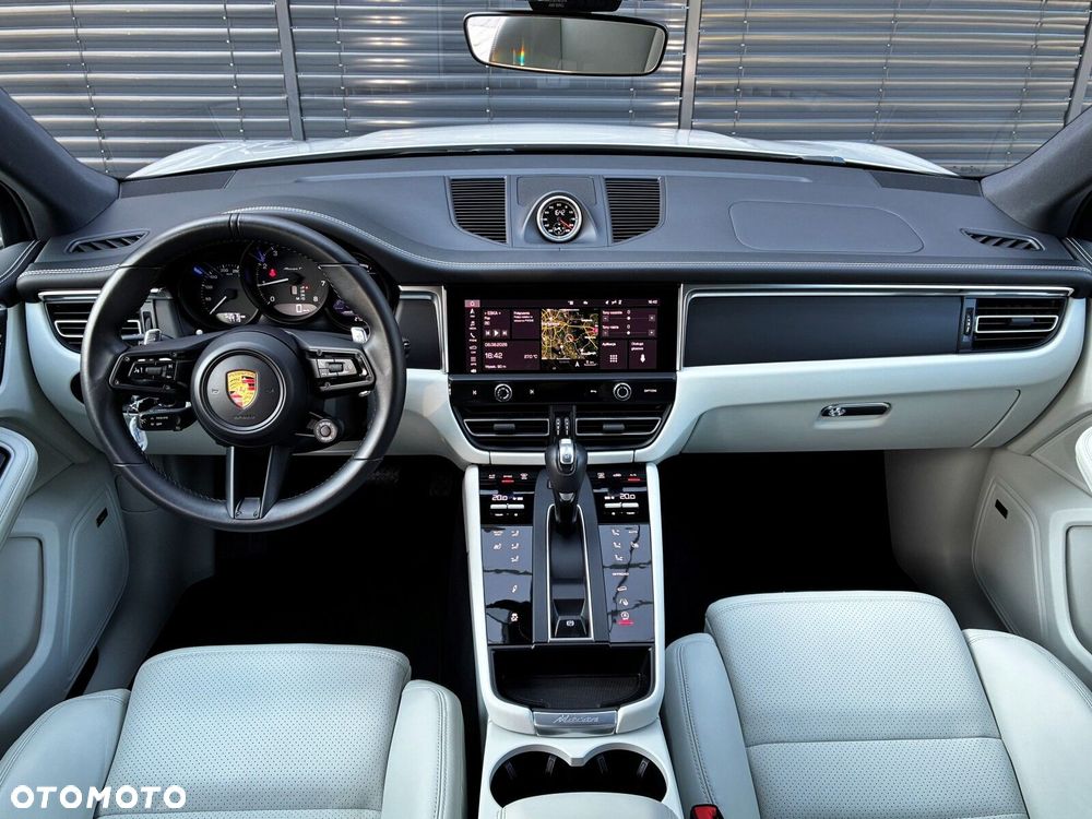Porsche Macan - 28