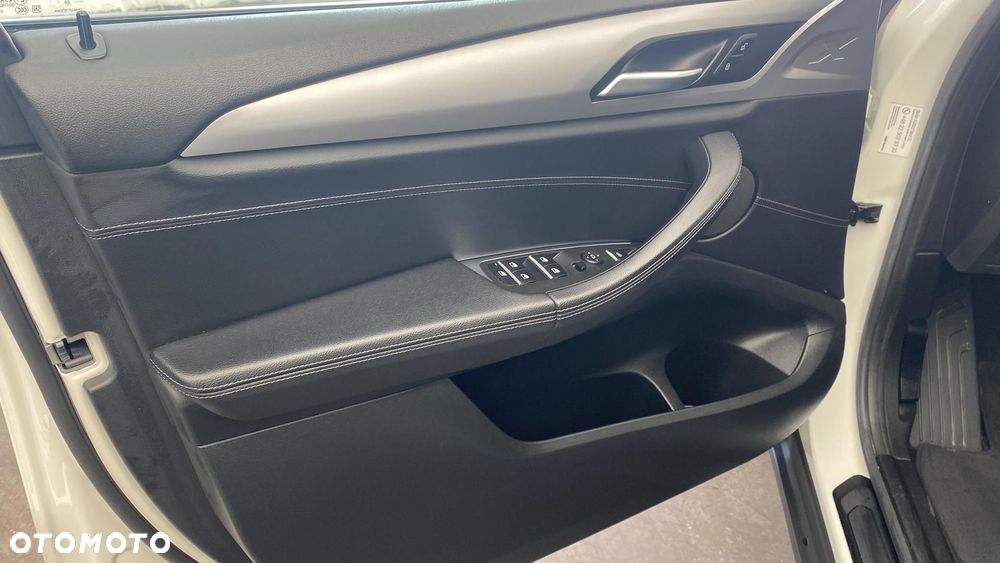 BMW X3 xDrive20d Advantage - 14