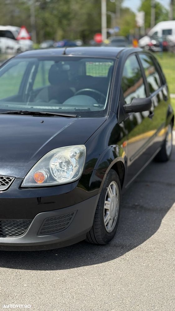 Ford Fiesta 1.3i Comfort - 2