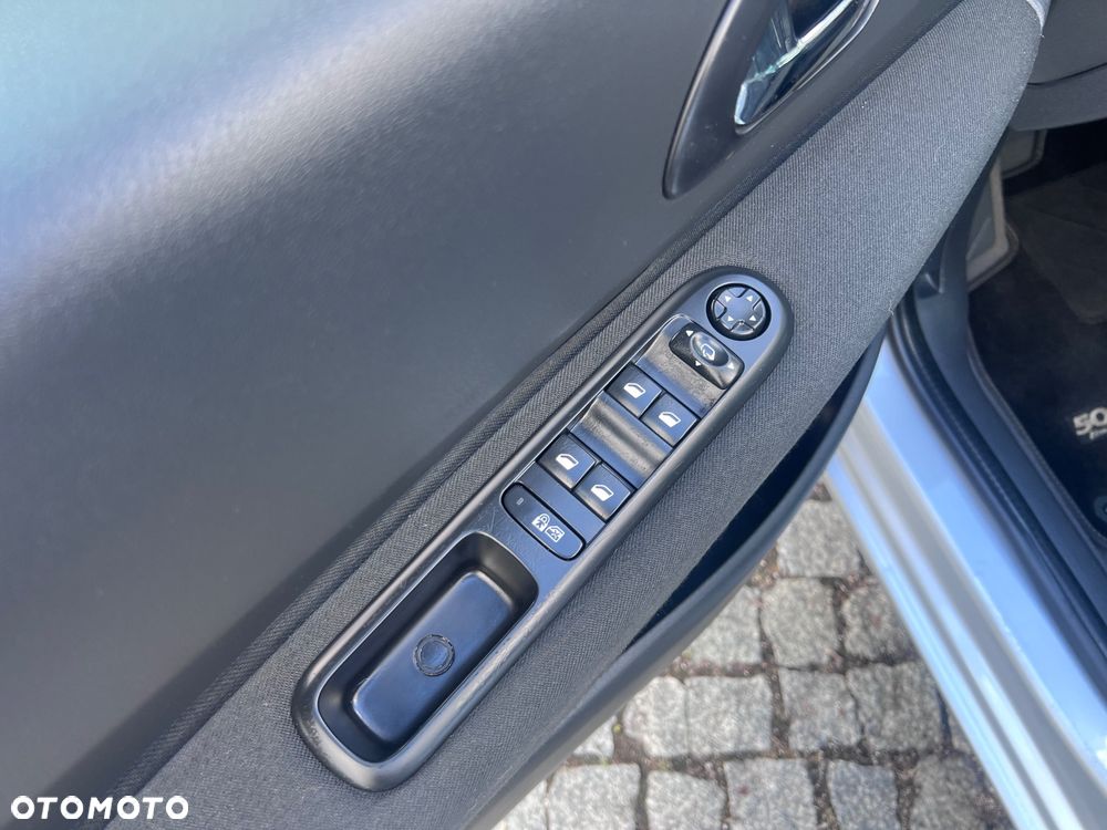 Peugeot 5008 HDI FAP 110 EGS6 Business-Line - 14