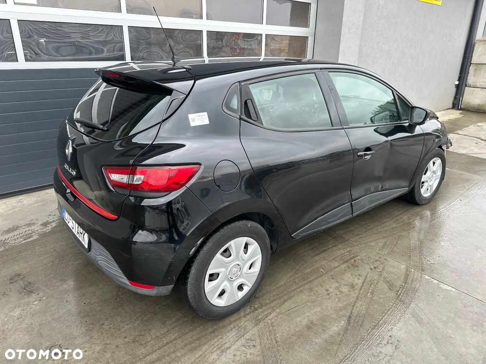 Renault Clio 1.2 16V 75 LIMITED - 5