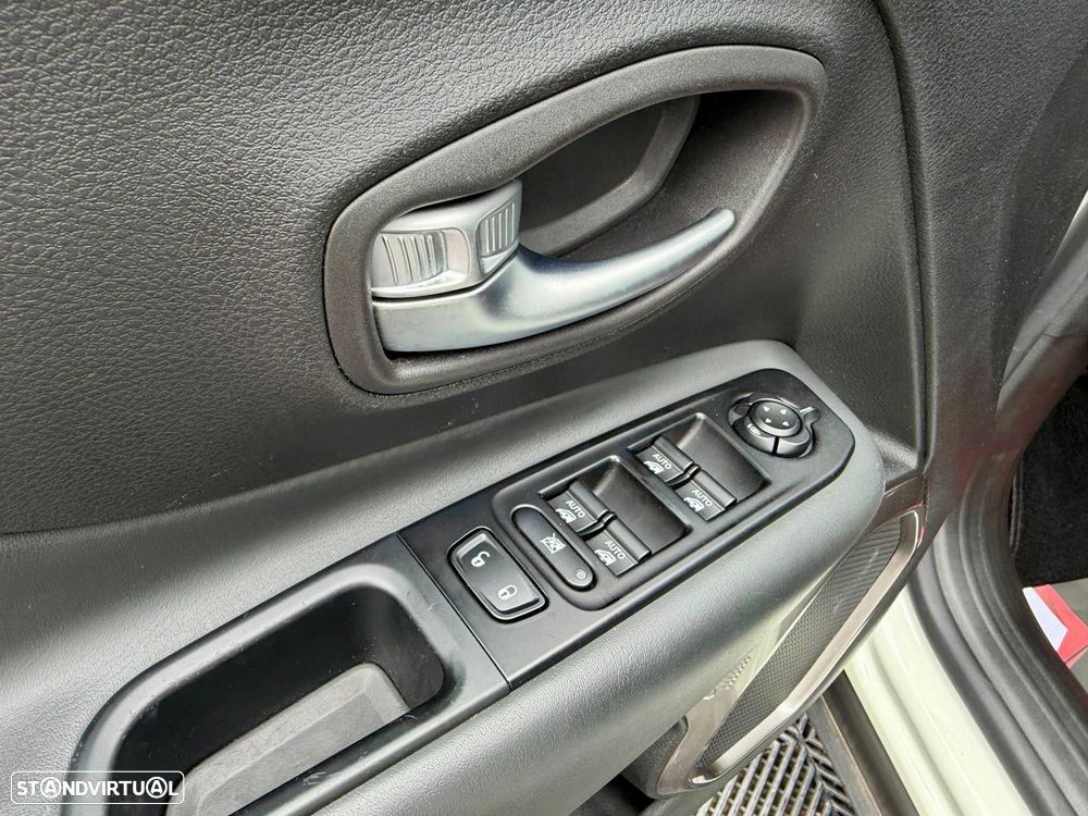 Jeep Renegade 1.0 T Limited - 22