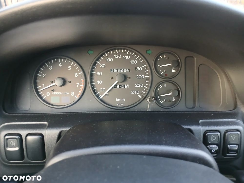 Mazda 323F 1.5 - 23