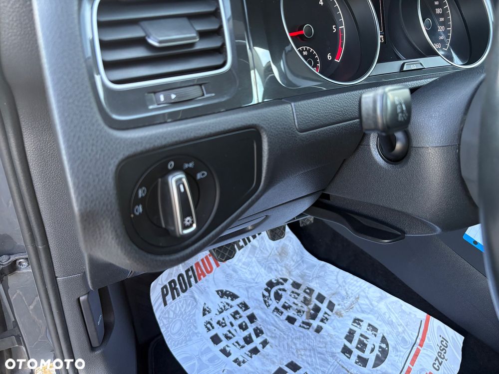 Volkswagen Golf 1.6 TDI SCR IQ.DRIVE - 28