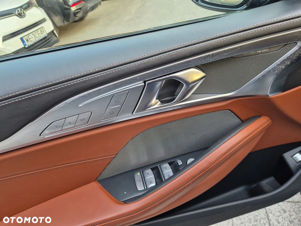 BMW Seria 8 - 28