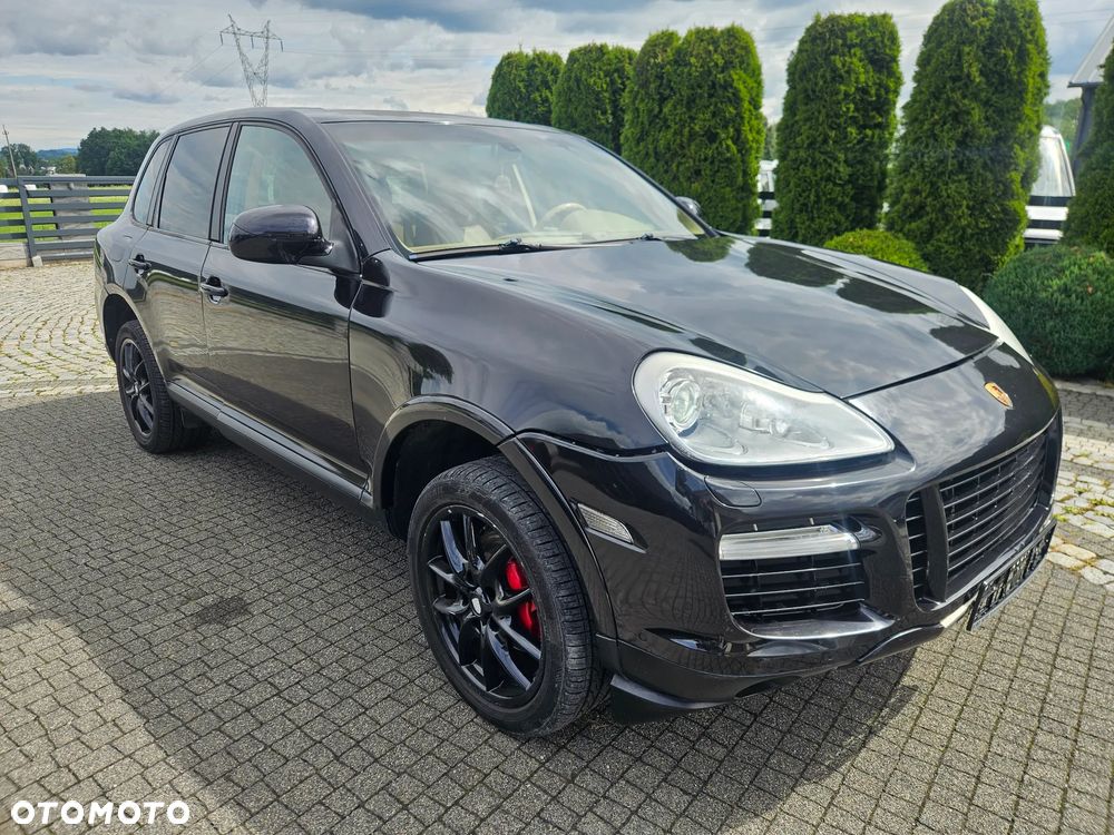 Porsche Cayenne - 1