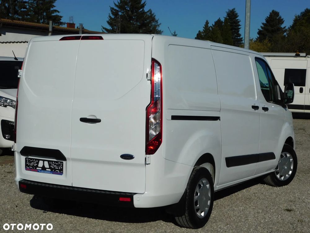 Ford Custom - 2