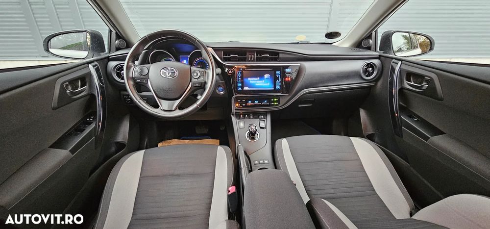 Toyota Auris 1.8 VVT-i Automatik Executive - 10