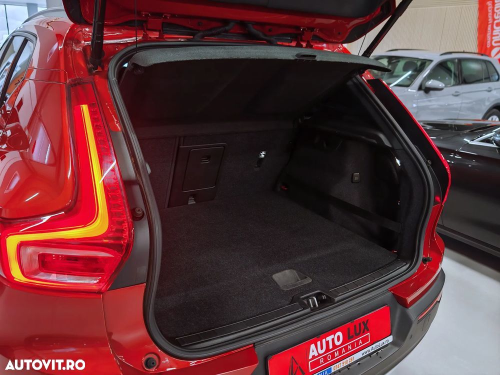 Volvo XC 40 T3 AT8 Momentum Pro - 16