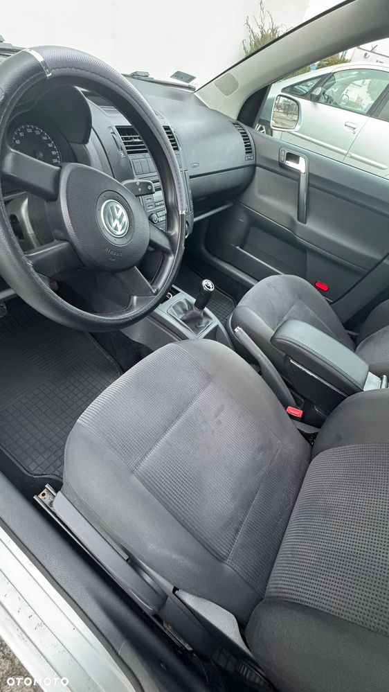 Volkswagen Polo 1.4 16V Comfortline - 24