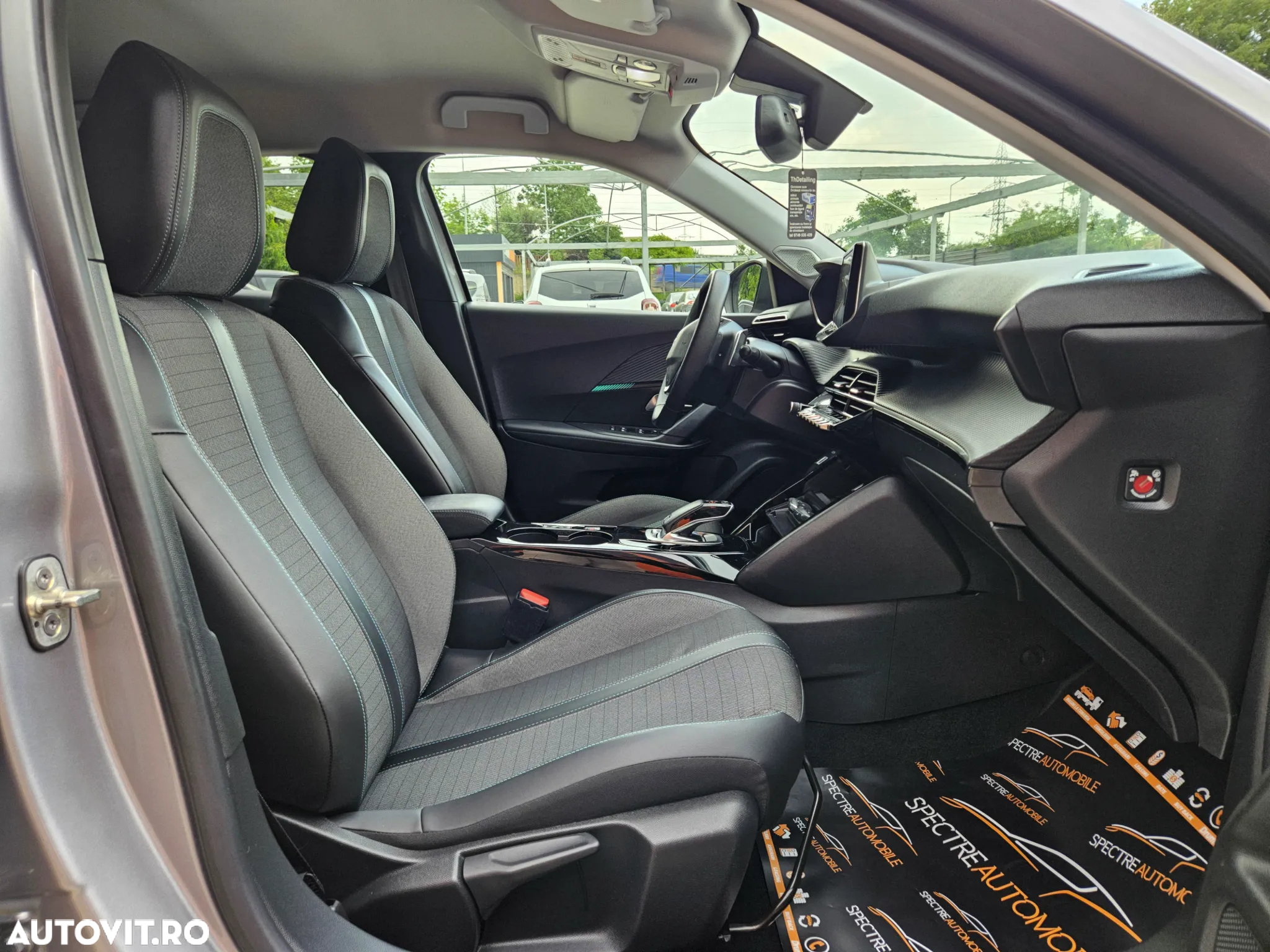 Peugeot 2008 1.5 BlueHDI 130 S&S EAT8 Allure - 13