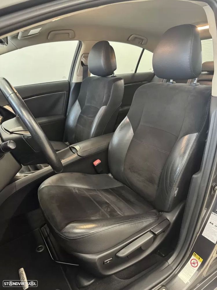Toyota Avensis SD 2.0 D-4D Exclusive +Navi - 6