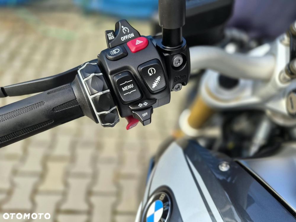 BMW R - 8