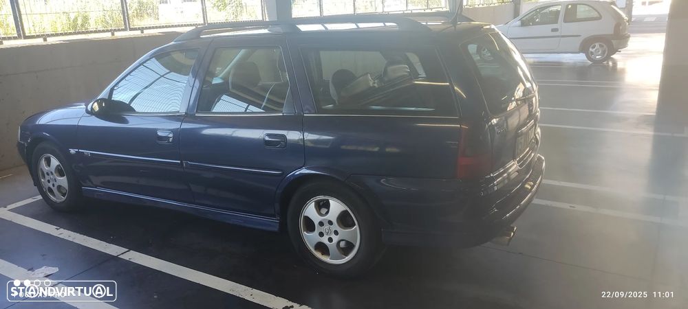 Opel Vectra Caravan 2.0 DTi 100 - 1