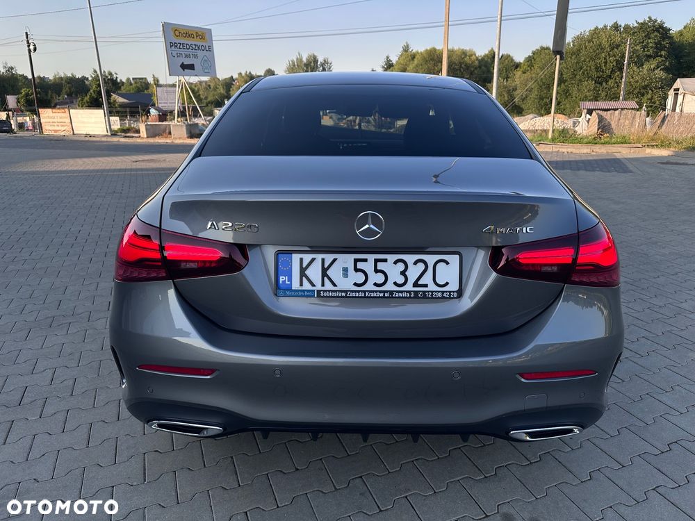 Mercedes-Benz Klasa A 220 4-Matic AMG Line 7G-DCT - 12