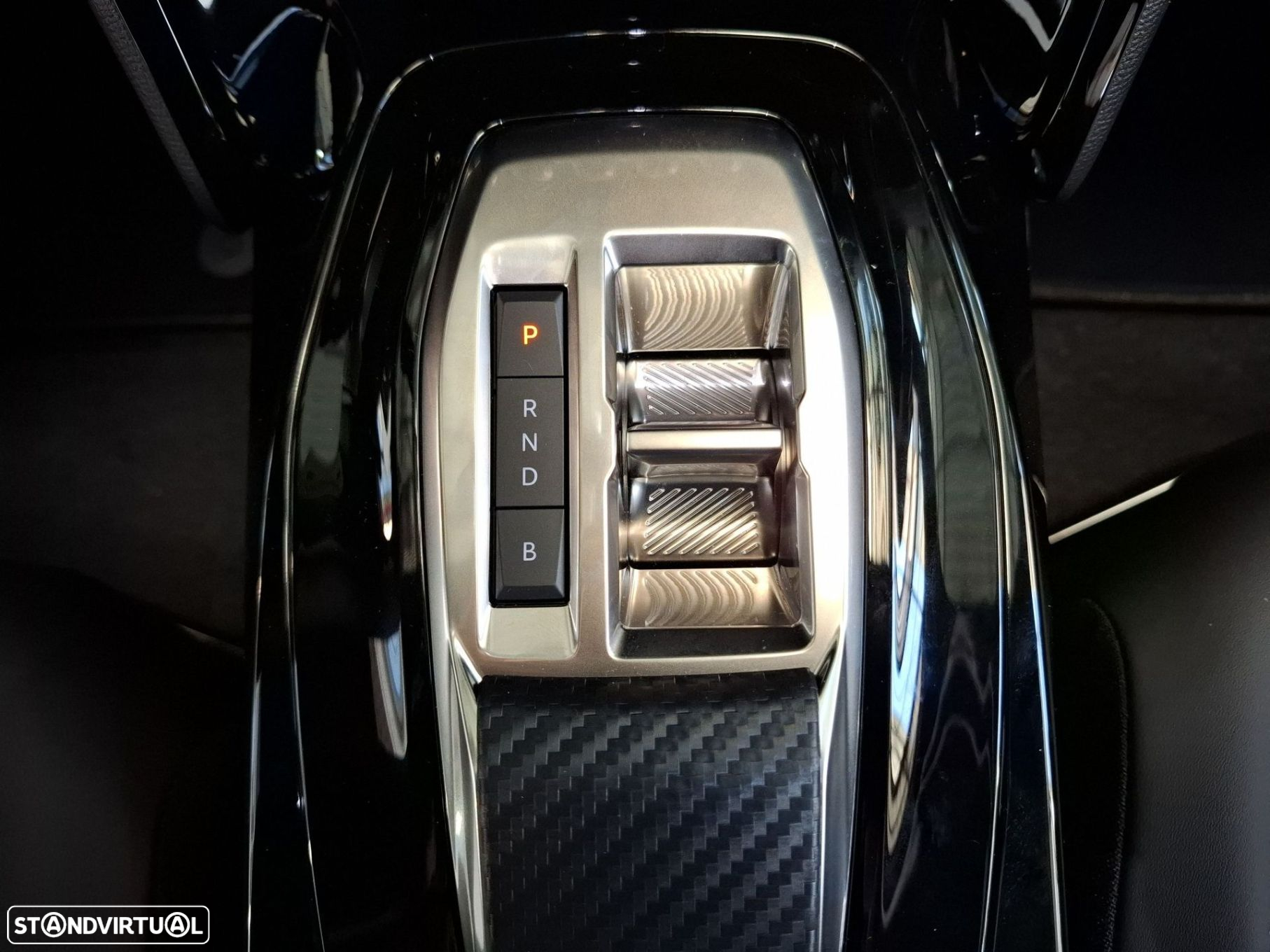 Peugeot e-2008 54 kWh Allure - 19