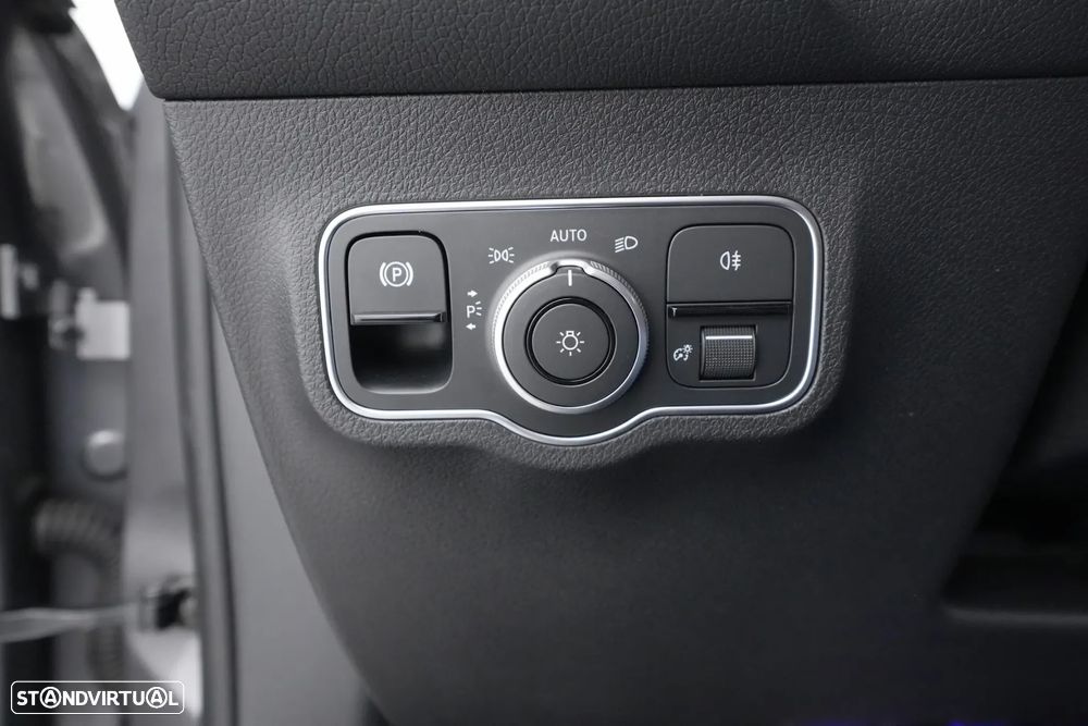 Mercedes-Benz GLB 180 d AMG Line - 20