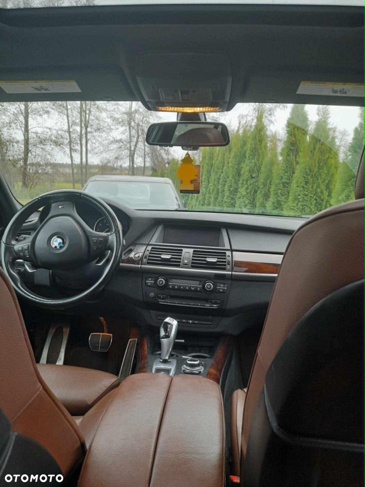 BMW X5 5.0i xDrive - 9