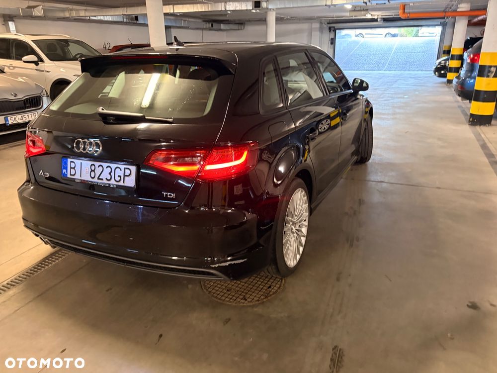 Audi A3 Sportback 2.0 TDI S tronic S line Sportpaket - 3