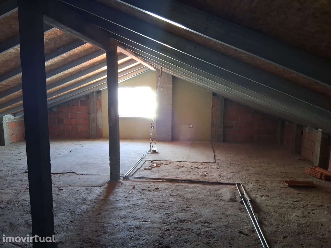Moradia T6 com grande potencial em Coimbra | 2 pisos + cave e sótão - Grande imagem: 4/31