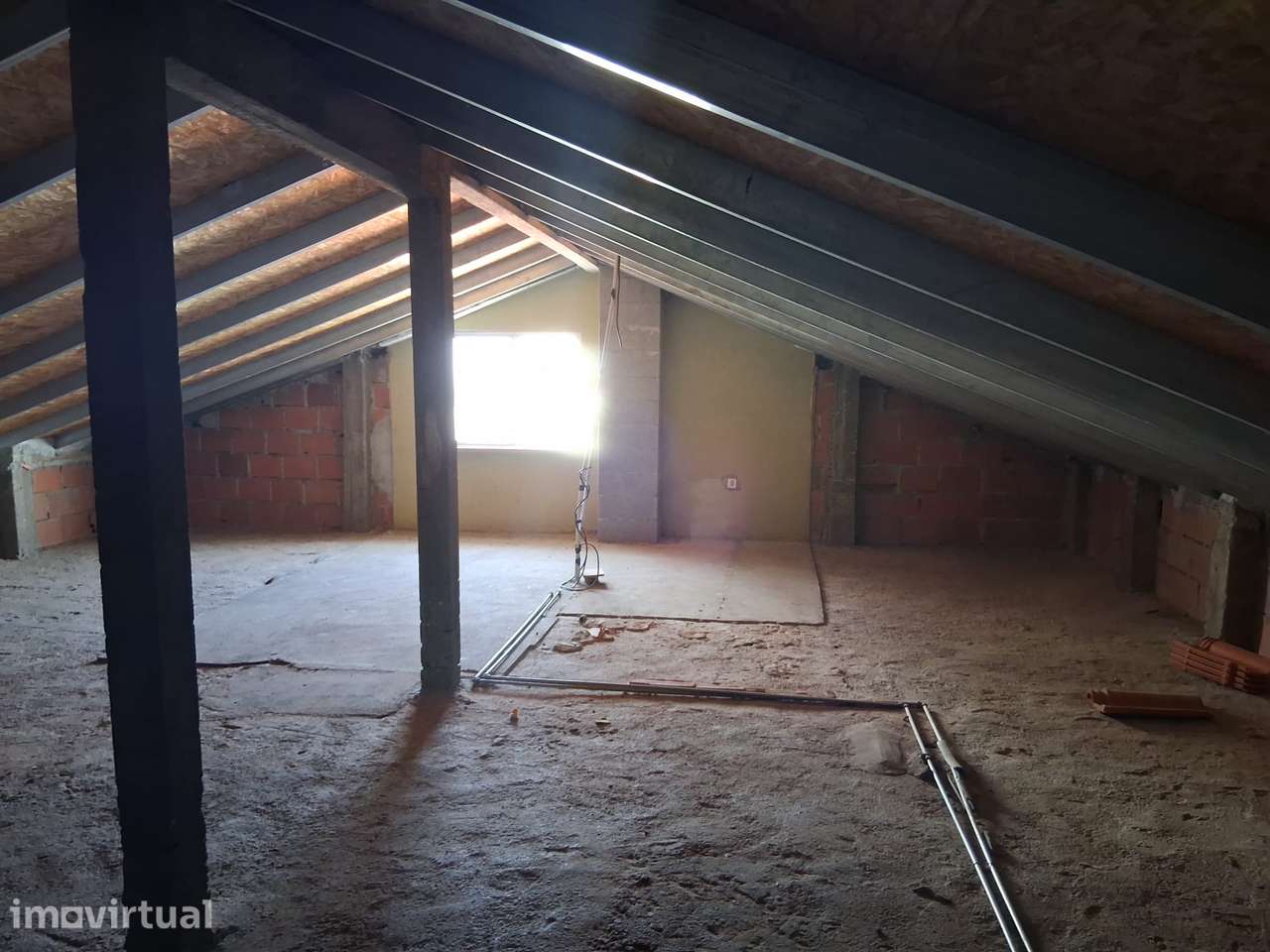 Moradia T6 com grande potencial em Coimbra | 2 pisos + cave e sótão - Grande imagem: 5/31