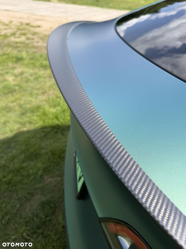 Tesla Model Y - 7