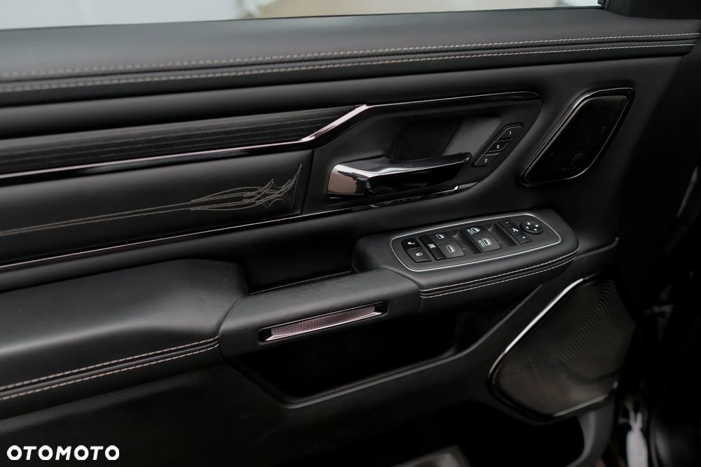 RAM 1500 5.7 Crew Cab Limited - 36