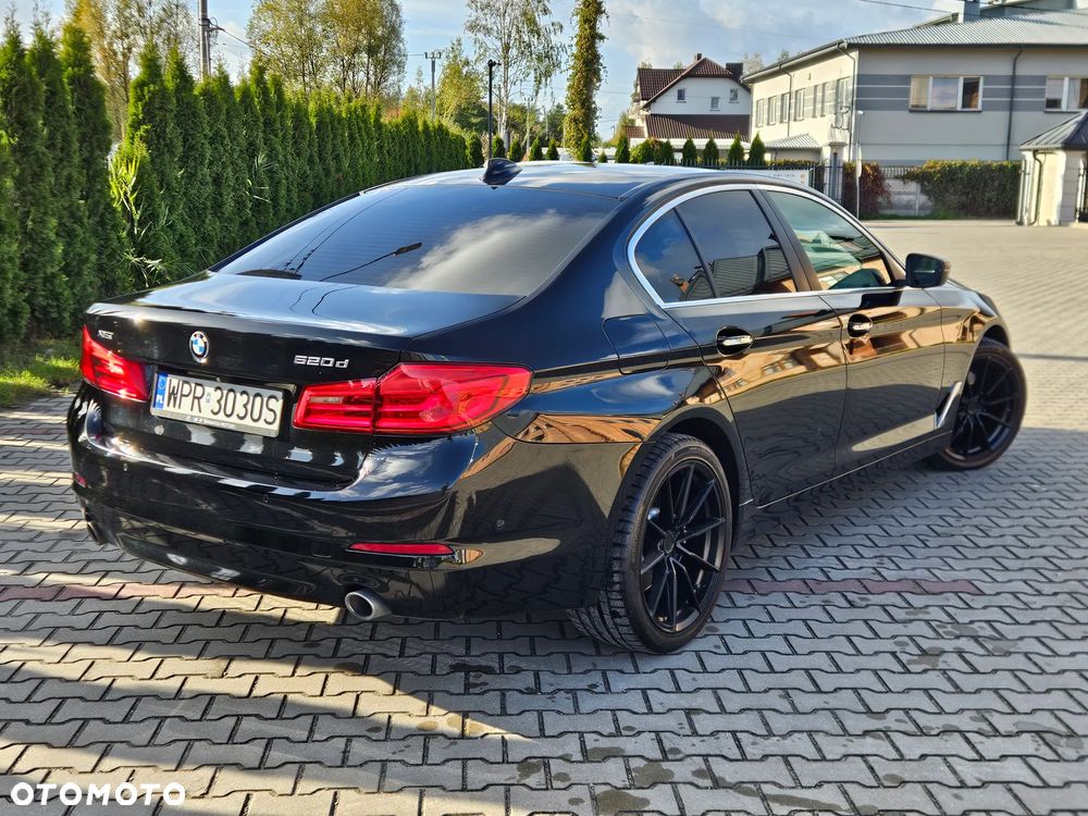 BMW Seria 5 520d xDrive - 38