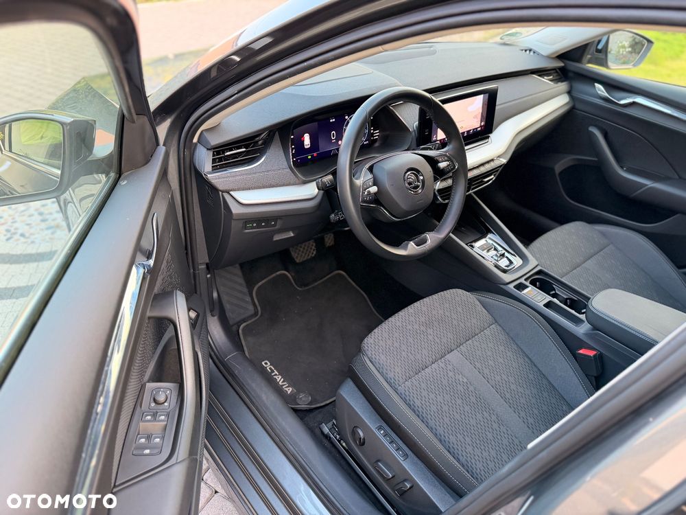 Skoda Octavia 2.0 TDI DSG Edition - 9