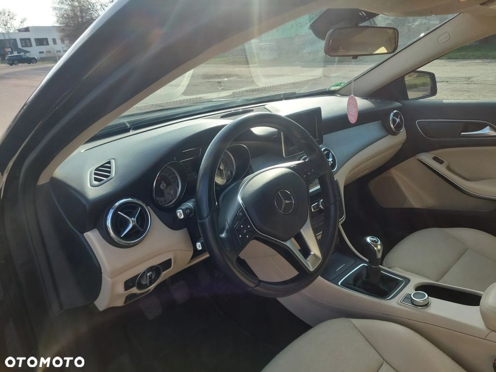 Mercedes-Benz GLA 200 Edition 1 - 13