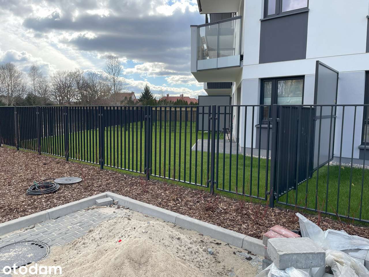 Prawie 100m2 OGRÓD !! przy lasku i sklepach_Garaż+komórka_Dni otwarte