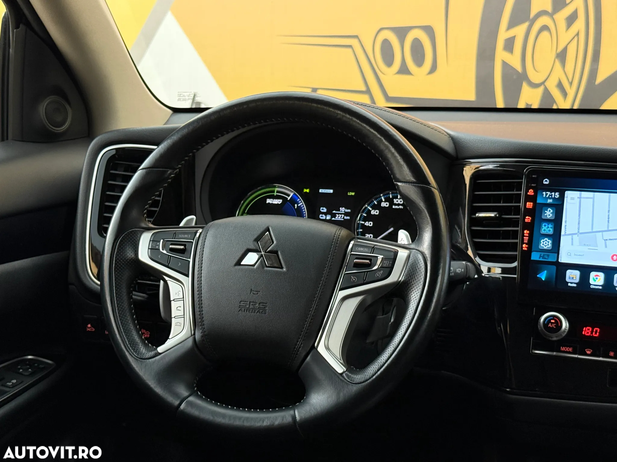 Mitsubishi Outlander 2.4 4WD Plug-In Hybrid - 23