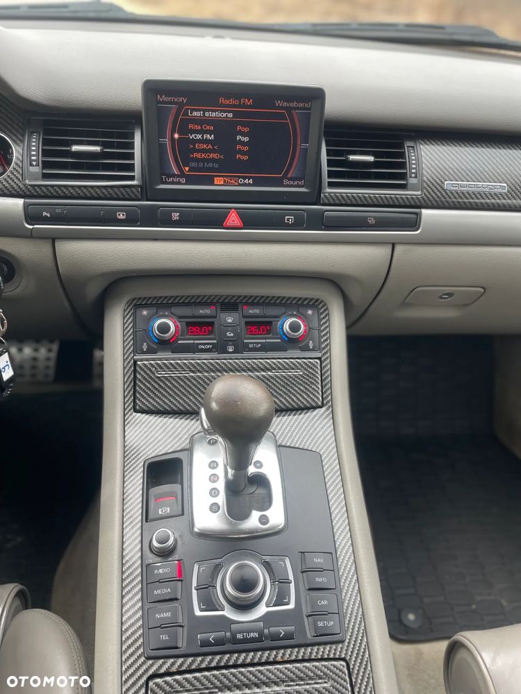 Audi A8 4.2 TDI Quattro - 13