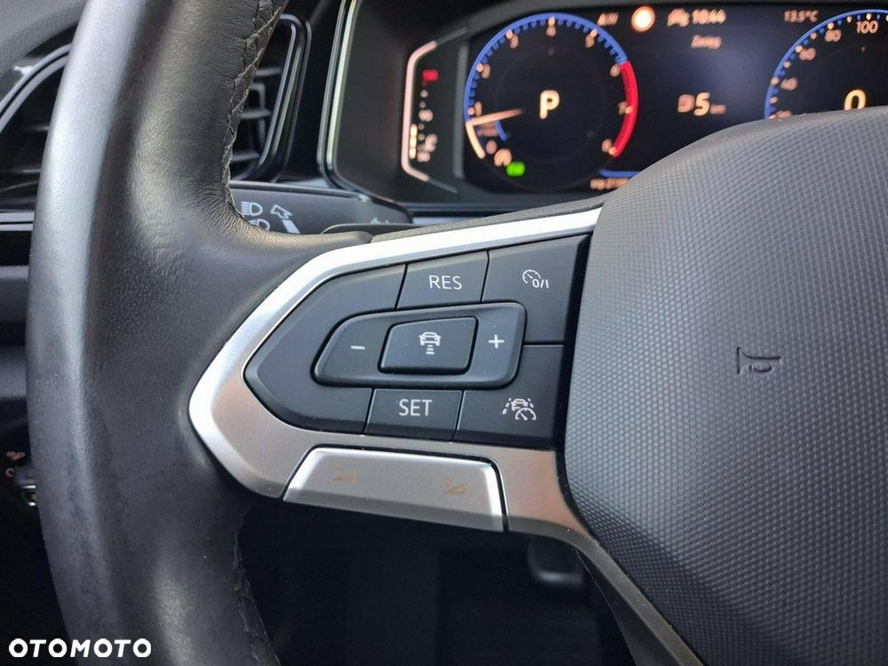 Volkswagen T-Roc - 18