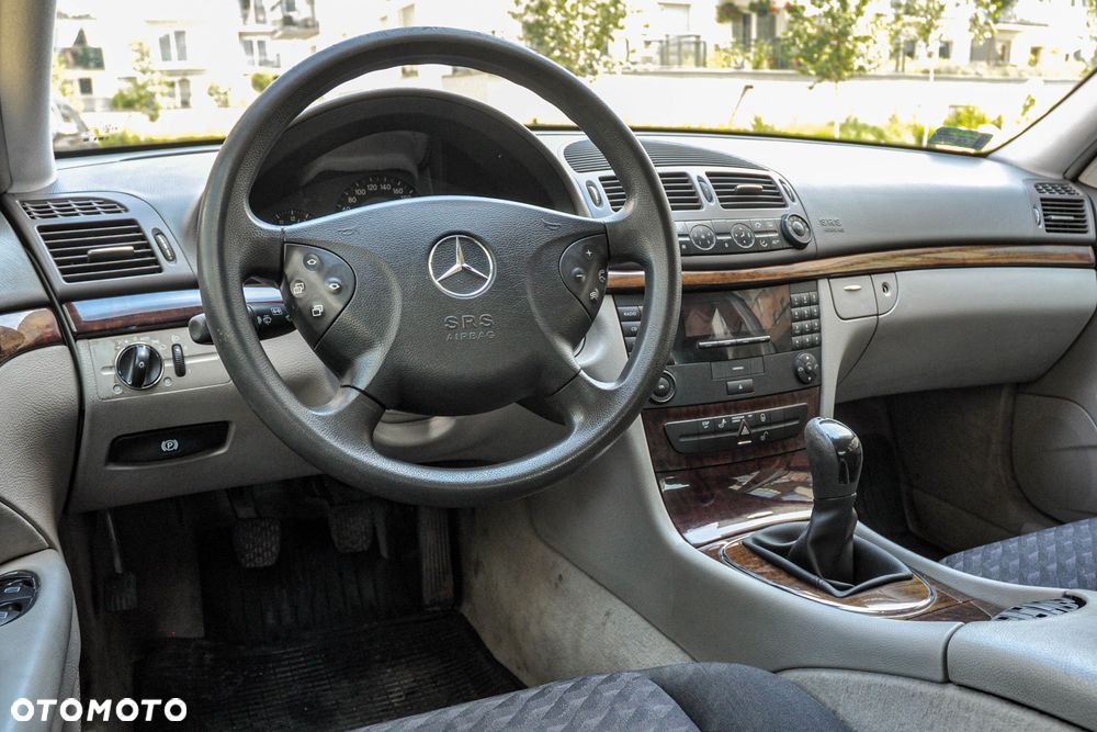 Mercedes-Benz Klasa E - 9