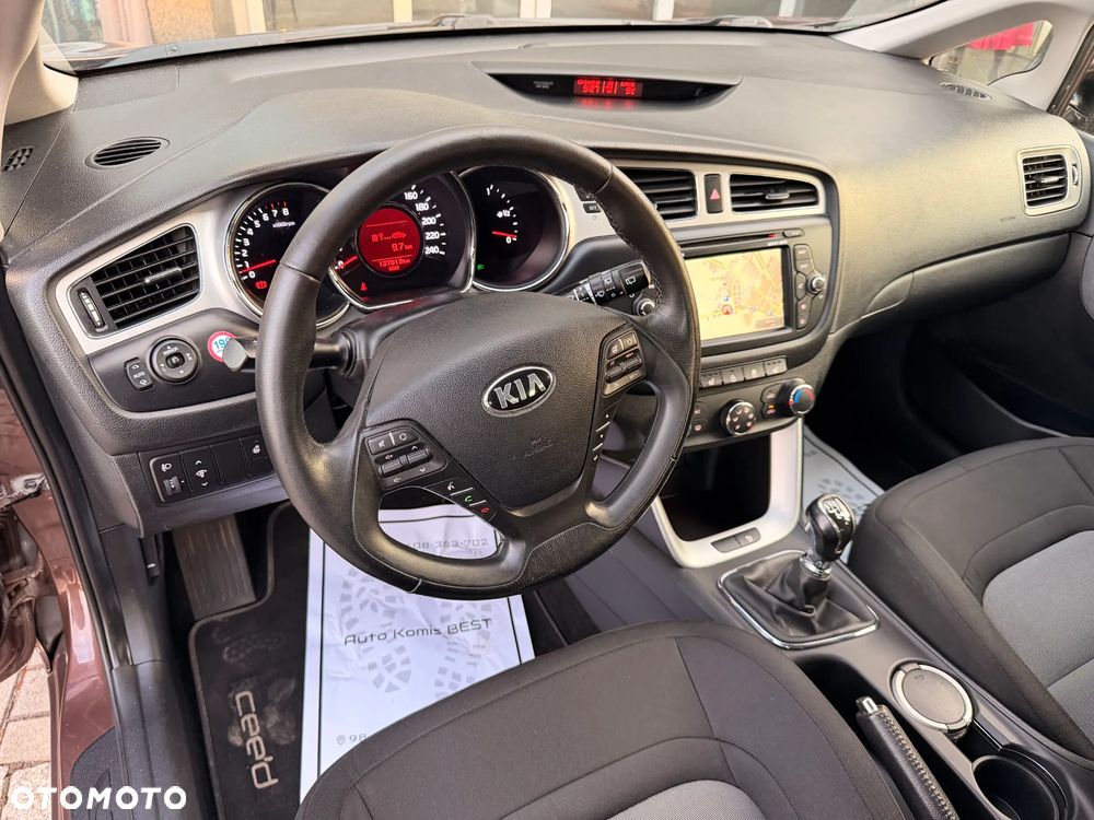 Kia Ceed 1.6 GDI ISG Spirit - 19