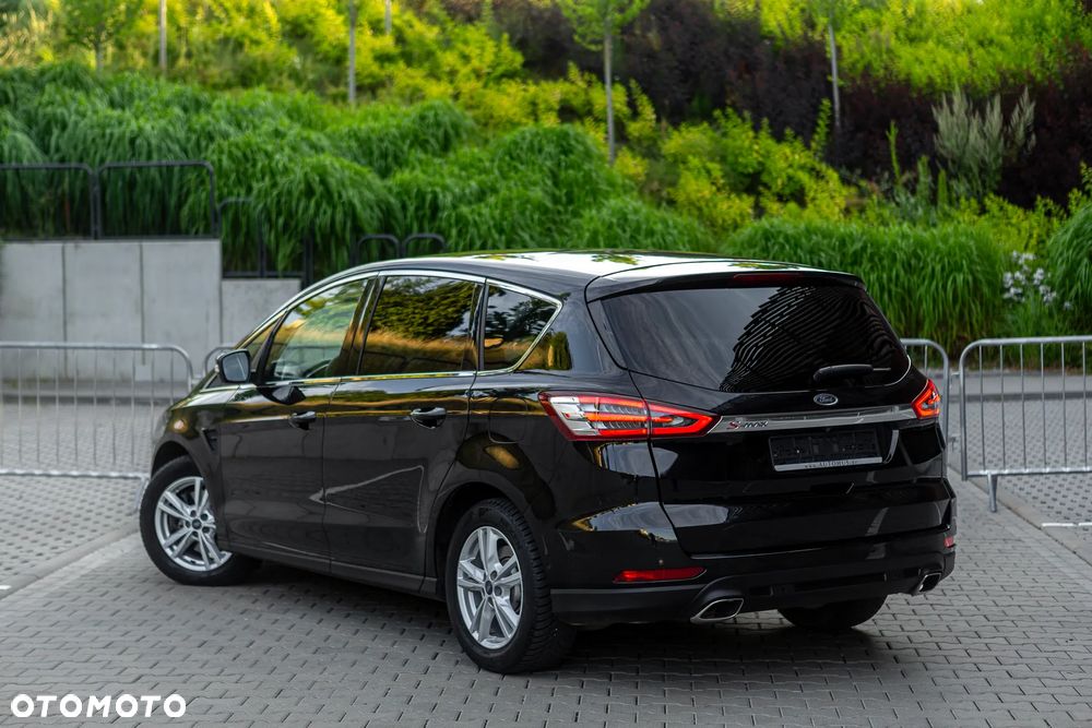 Ford S-Max - 13