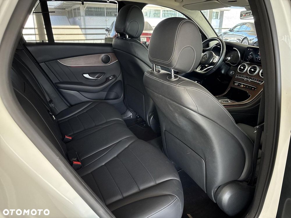 Mercedes-Benz GLC - 21