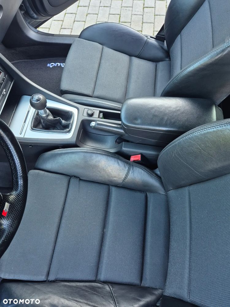 Audi A4 Limousine - 36