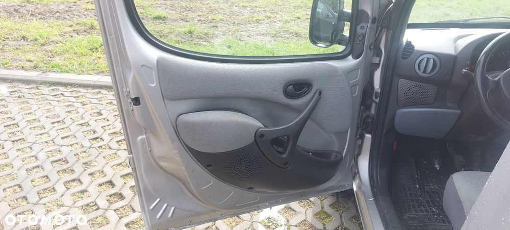 Fiat Doblo 1.9 JTD Dynamic - 6
