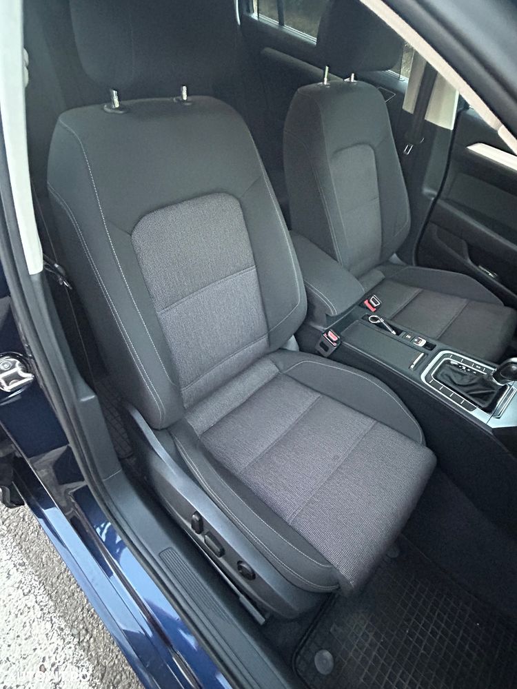 Volkswagen Passat 2.0 TDI DSG Comfortline - 28