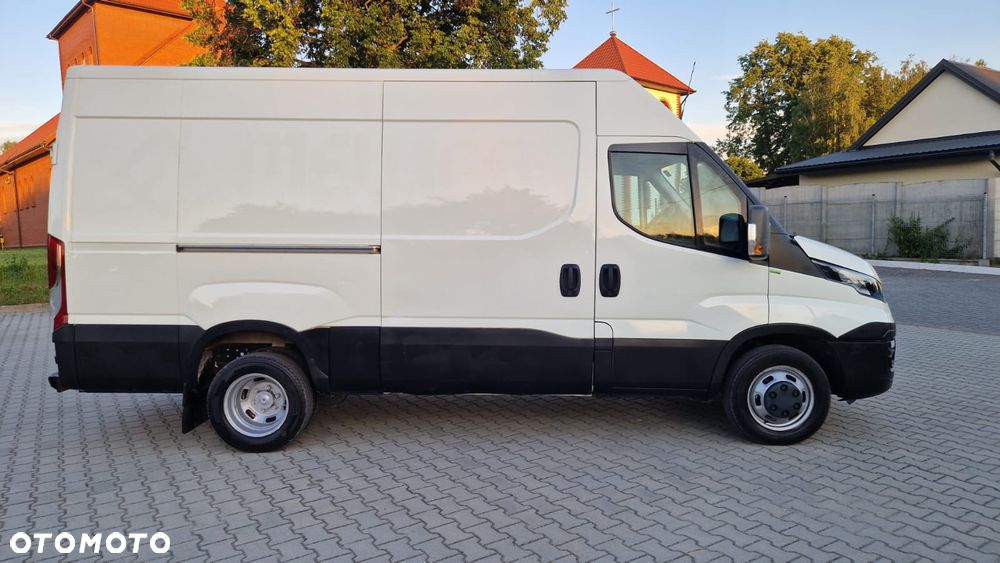Iveco DAILY 35 Klima Elektryka Tempomat Na Bliźniaku Furgon 3os. Hak Serwis - 32