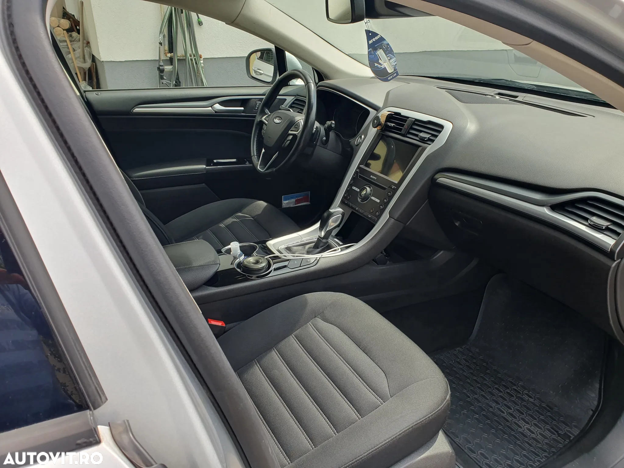 Ford Mondeo 2.0 TDCi Powershift Business - 9