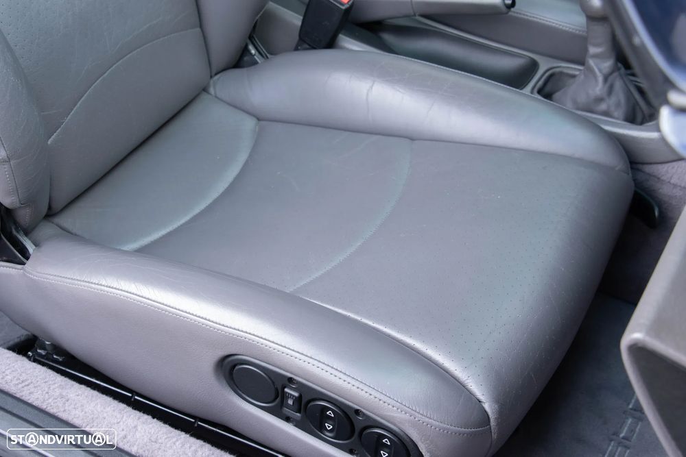 Porsche 911 (993) Coupé 3.6 Carrera 2 - 32