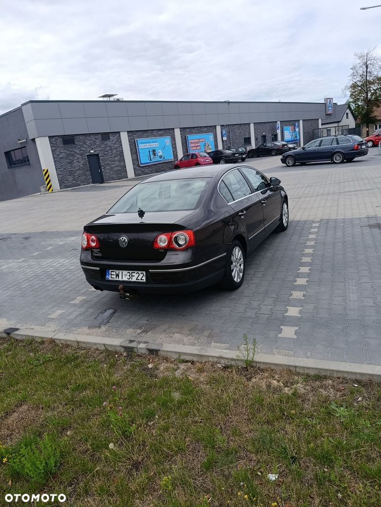 Volkswagen Passat - 4