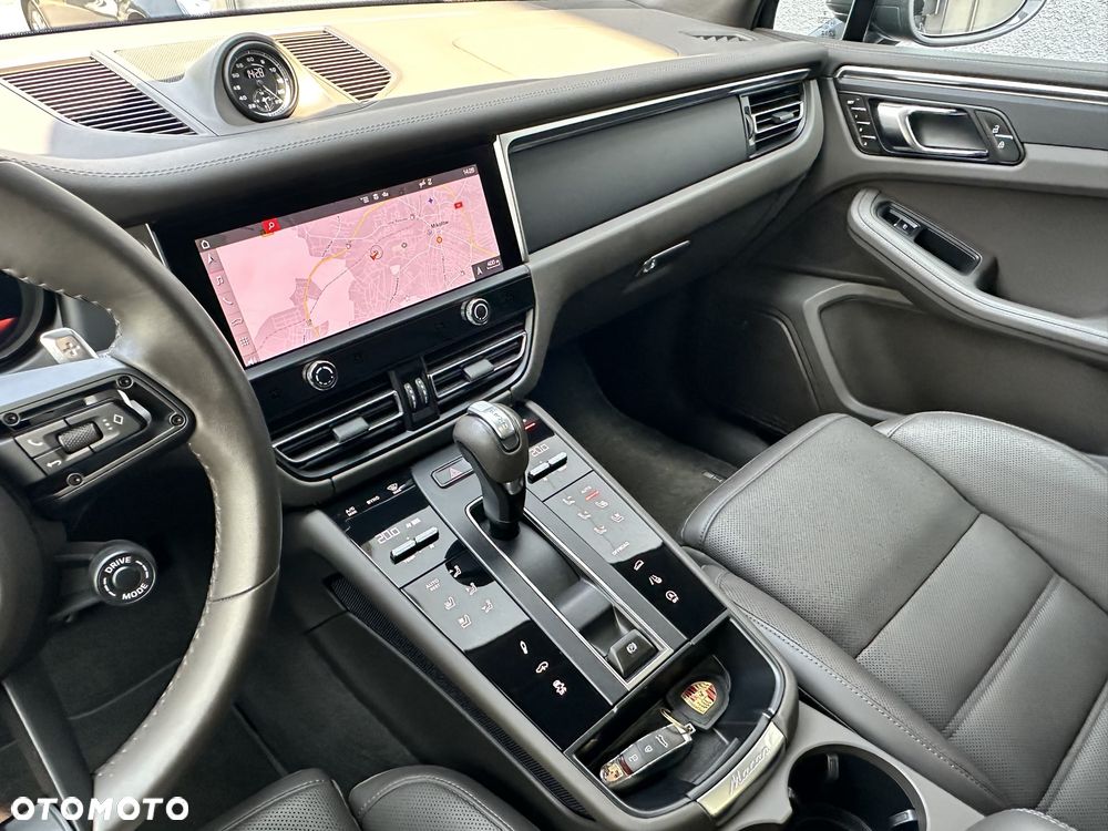 Porsche Macan T - 24