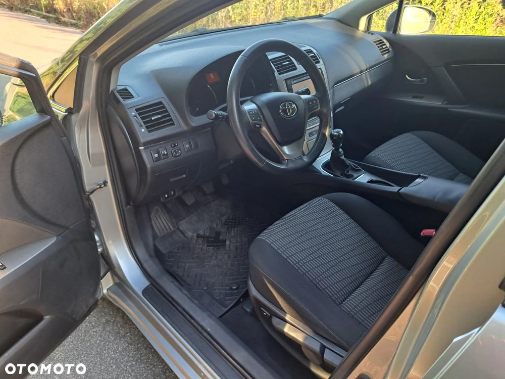 Toyota Avensis - 14