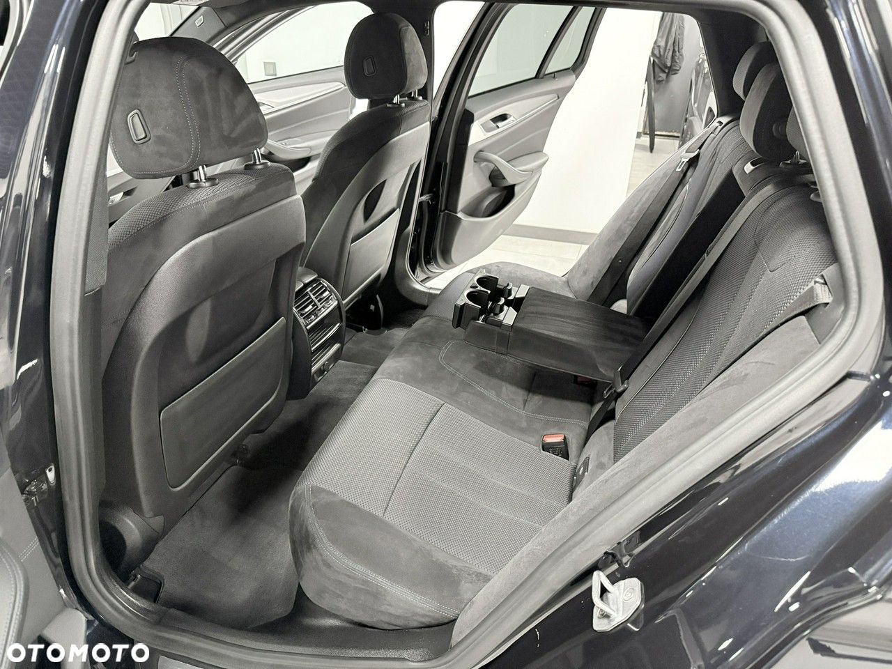 BMW Seria 5 520d Touring M Sport Edition - 32